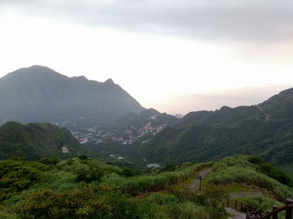 茶壺山步道, 燦光寮山,黃金神社 330546