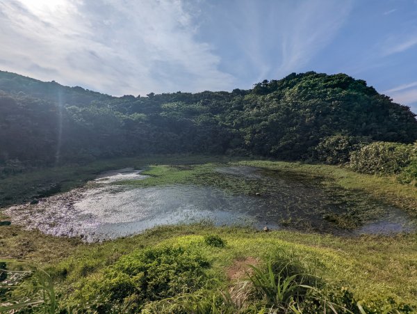 《蘭嶼》小天池、燈塔。鰭尾山。虎頭坡/饅頭山。拼板舟1736438