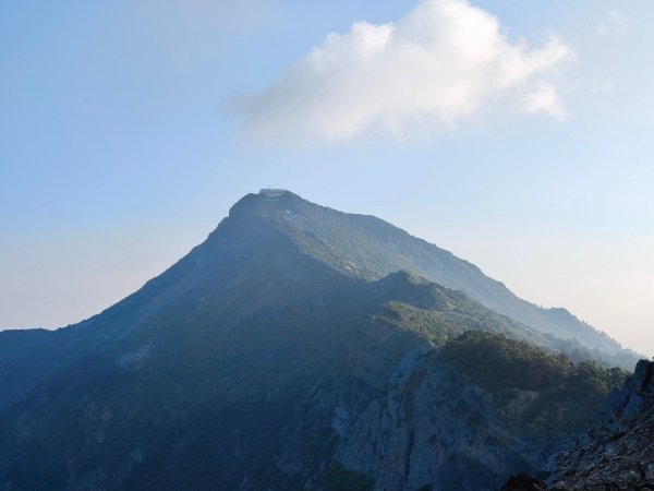 終於看到1000元背面的山景登頂玉山北峰／前峰2495931