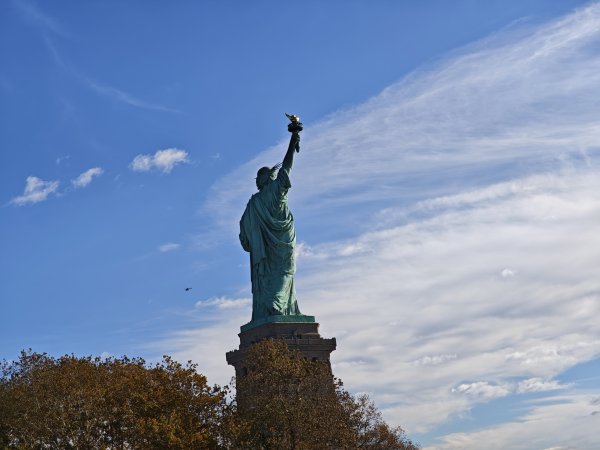 [紐約馬之行-06] 2025_1101 船上看自由女神像2943860
