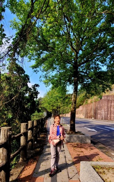 礁坑橋→平溪步道→鵝尾山步道、水田→平菁街42巷→狗殷勤古道的竹林步道→尾崙古圳步道→福音公車站2084440