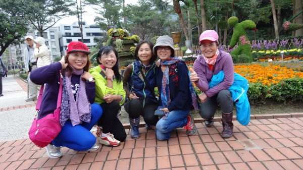 士林官邸菊展-金山老街-天籟溫泉越嶺磺山-金山月老廟-金山財神廟-磺潭社區-駱駝奇岩