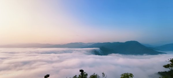 #琉璃光雲海 #琉璃光雲瀑 #日出雲海 #雲瀑 #楓紅 4/11 & 4/12快閃 #大棟山2757870