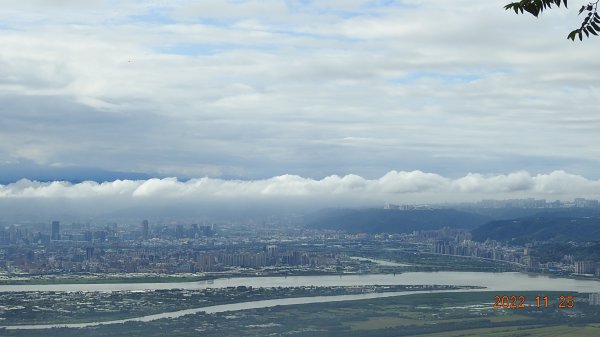 雲霧飄渺間的台北盆地&觀音山1926357