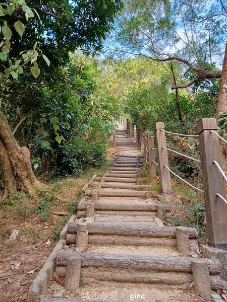 【台中潭子】蜿蜒步道賞風景。 No40小百岳~聚興山、新田登山步道2425964