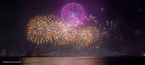 Happy New Year 2024 漁人碼頭跨年焰火 （手機手持拍攝）2390877