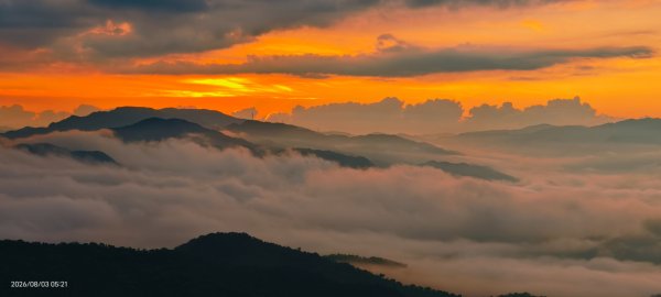 #石碇後山 #月亮 #曙光 #反燒 #日出 #雲海 8/3&103094726