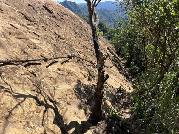 [微笑山線_第九段] 2025_0914 二格山系_皇帝殿東峰2889500