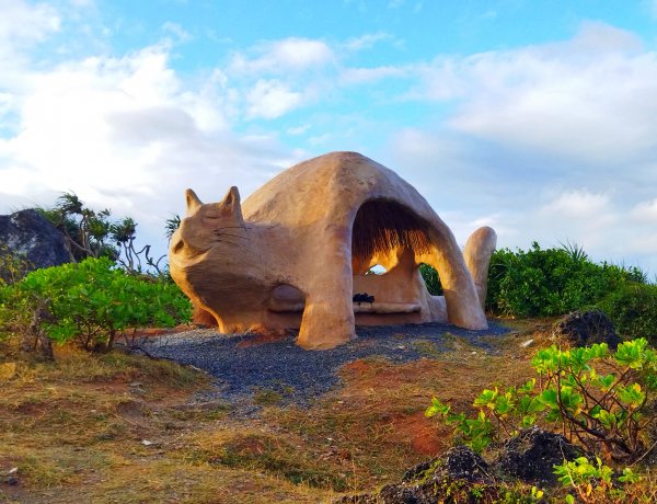 【新聞】墾丁貓鼻頭公園新地標，貓型地景藝術涼亭吸睛，歡迎民眾打卡留念