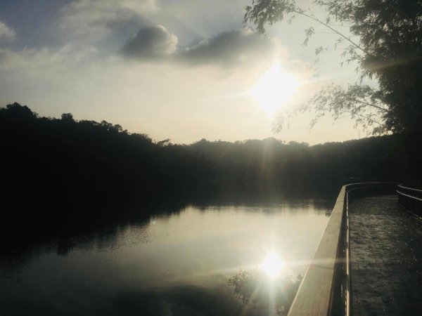 峨嵋環湖步道o走 峨嵋環湖步道、湖光山色、夕陽餘暉、吊橋遊艇、碼頭漁家1924409