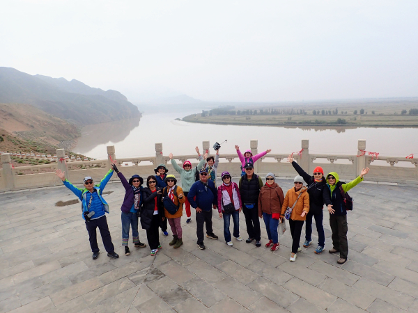 寧夏, 黃河壇-船遊大峽谷-劉三朵八寶茶體驗館-石佛寺村-鼓樓步行街