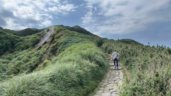 230807-小百岳#002 七星山+雙坑O繞（小油坑-冷水坑），美美兔享受七星風大的痛快。2279508