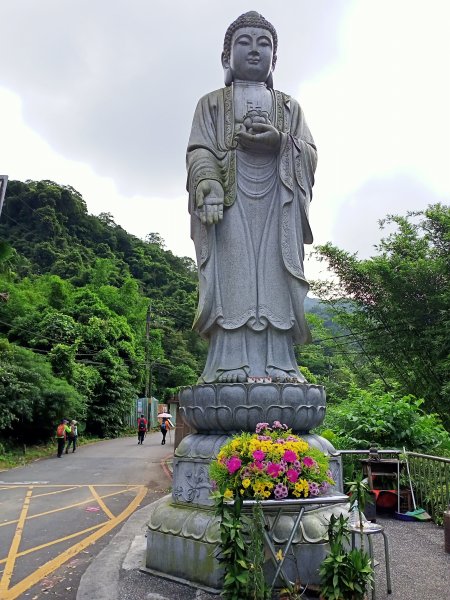 銀河洞瀑布→銀河洞越嶺步道→樟湖步道→待老坑山→杏花林→樟湖山→樟山寺→飛龍步道→政大→動物園門口1764732