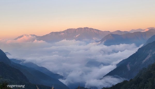 颱風海警沒收玉山之行，無妨邂逅雲海美景之喜2307299