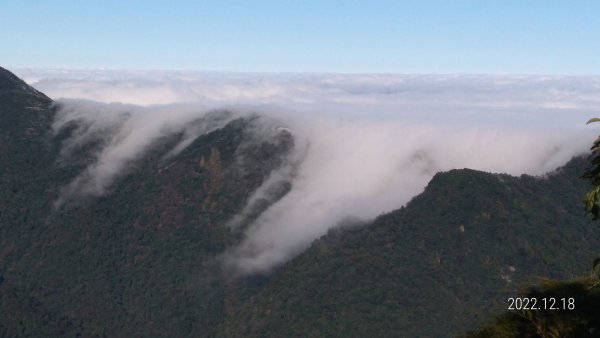 12/18寒流追霧淞太晚出發，第七次夫婦山終於滿滿的雲海和經典雲瀑 !1956940