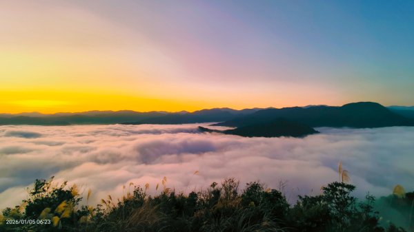 #新店四十份 #翡翠水庫壩頂 #覺真宮 #雲海 #日出 #雲瀑 #霧虹 1/52977311