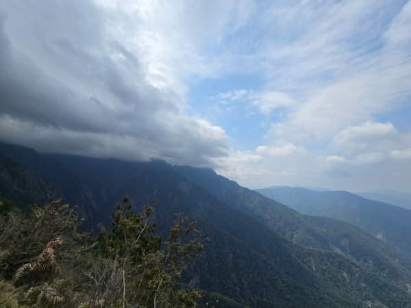 終於看到1000元背面的山景登頂玉山北峰／前峰2495836