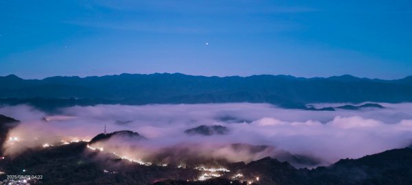 #二格山 #琉璃光 #月圓 #火燒雲 #霞光 #雲海流瀑 #日出 #日月同框 9/92881104