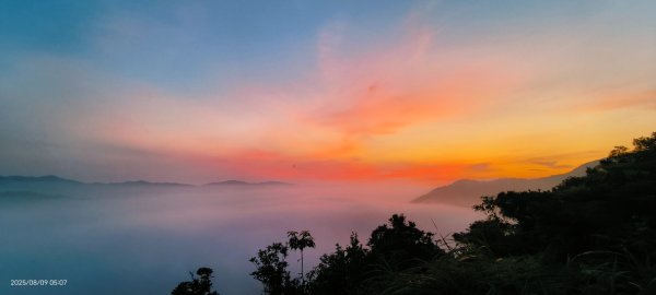 北宜郊山之濫觴 #琉璃光雲海 #月圓雲海 #日出雲海 #火燒雲 8/92854931