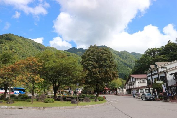 [立山黑部〕一天內七種交通工具。立山車站 美女平 彌陀原  室堂 立山 大觀峰 黑部平 黑部湖 扇沢2304916