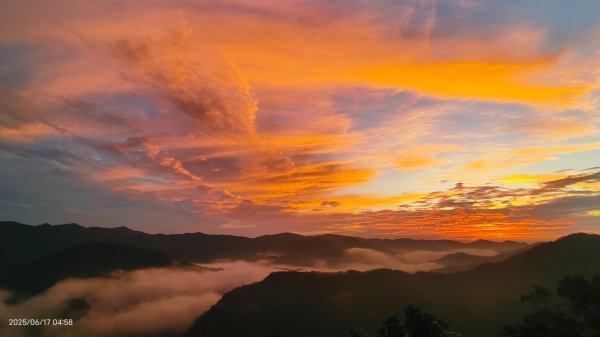 北宜郊山之濫觴 #琉璃光 #火燒雲 #日出 #雲海 6/172813716
