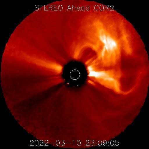 【天文】太陽日冕物質噴發 鄭明典：還好方向沒正對地球