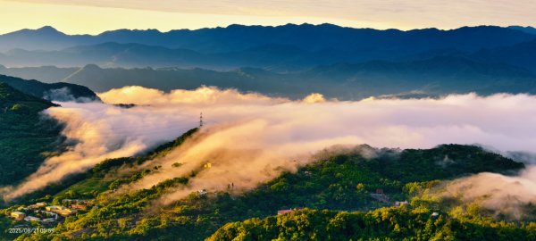 #二格山 #琉璃光 #雲瀑 #雲海流瀑 #火燒雲 #日出 8/21&222866262