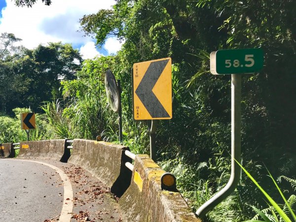 走進深山馬路邊的復興尖山642232