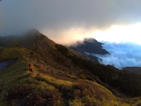 【南投縣仁愛鄉】能高主峰、奇萊南峰、南華山(中)