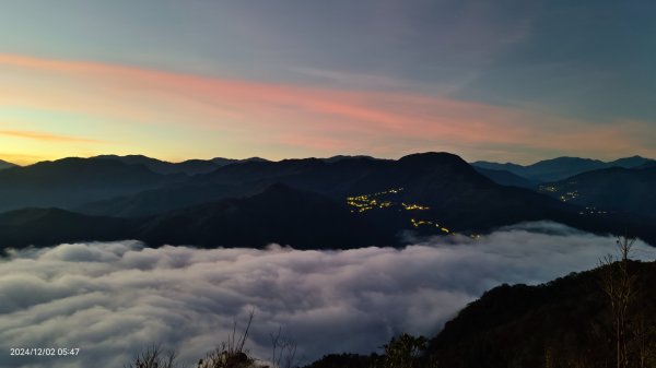 跟著雲海達人山友追雲趣 #翡翠水庫壩頂 #日出雲海 #火燒雲 12/22658632