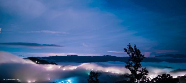 二格山 #琉璃光 #雲海流瀑 #雲瀑 #火燒雲 #霞光 #斜射光 #日出 6/82805824