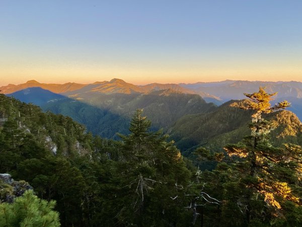 奇萊東稜翻山越嶺的淚與笑D4 2022/10/2—太魯閣北鞍營地至最低鞍營地1870771