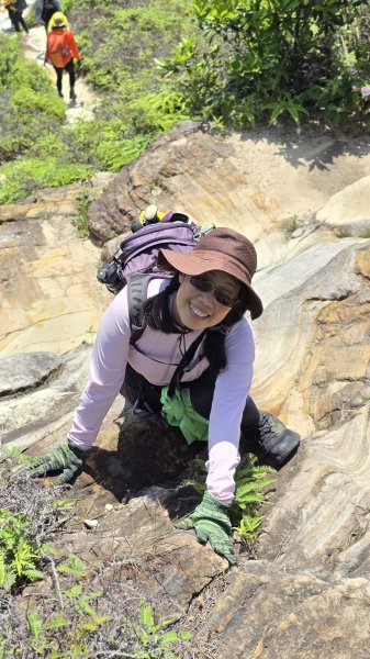 台北必訪步道，輕鬆好走的網美步道，軍艦岩步道，奇特地質景觀，360度無敵展望，特殊雪白巨岩。2788863