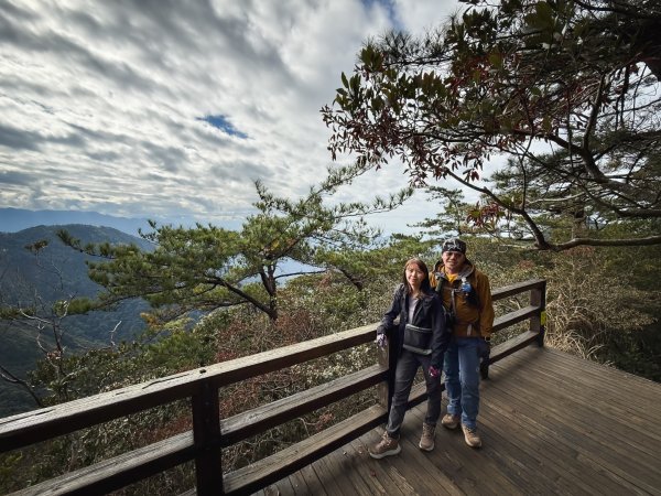 鳶嘴山上的瘦稜2983869