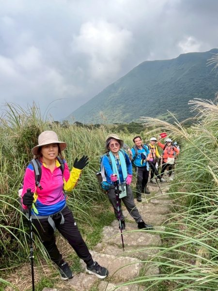 大屯山(小百岳# 001) &小油坑山2898862