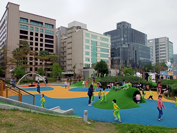 春暖花開的內湖文德三號公園、瑞陽公園、大港墘公園【齊心鞋力向前走】2025361