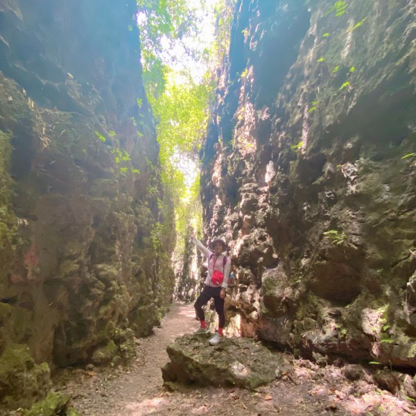 三人大崗山順走一線天