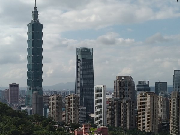 四獸山=象+豹+虎+獅1070459