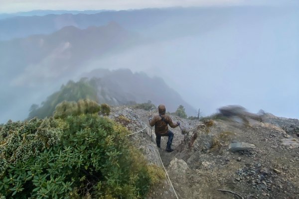 【 爬山趣 】神池營地跨年趣＆2023年的第一座百岳｜小關山1980446