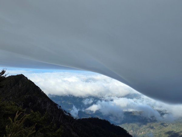北大武山（喜多麗斷崖）雲海、雲霧、耶穌光之美2467680