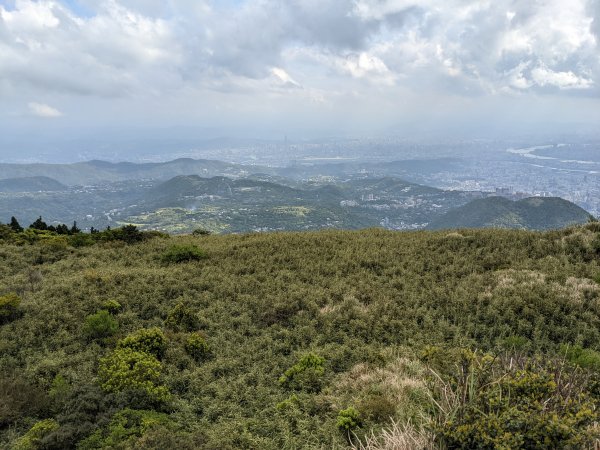 七星連走(小油坑 七星瀑布 夢幻湖 七星公園 七星東峰 七星主峰 凱達格蘭山 恐龍接吻石 七星南峰1697771