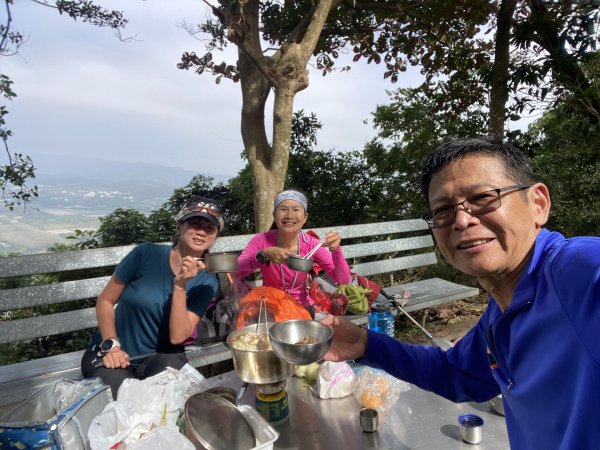 旗尾山、靈山、月光山連稜縱走2711732