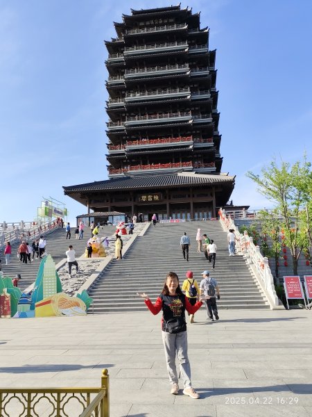 中國山東淄博海岱樓鍾書閣 - 中國最美書店；知味齋大飯店；夜訪周村古大街、開葷燒烤2776650