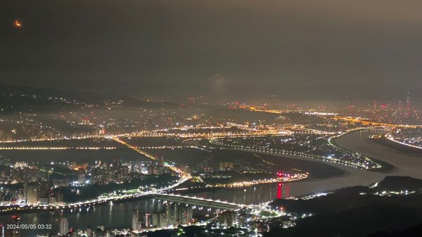 觀音山夜景琉璃光雲海&一彎血月5/52495630