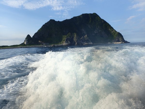 先爬小百岳紅淡山再搭船上神祕小島基隆嶼! 輕鬆好玩一日遊