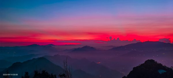 #二格山 #琉璃光 #霞光 #雲海流瀑 #日出 9/142883769