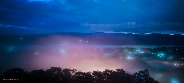 跟著雲海達人山友追雲趣 #雲洞山莊 #曙光 #日出 #雲海 10/29 & 超級月亮11/52926107