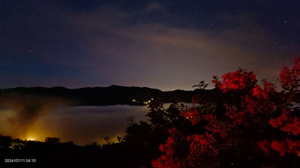 坪林南山寺 #星空夜景  #火燒雲   #紫薇雲海 #霧虹觀音圈 #曙光日出 7/112548700