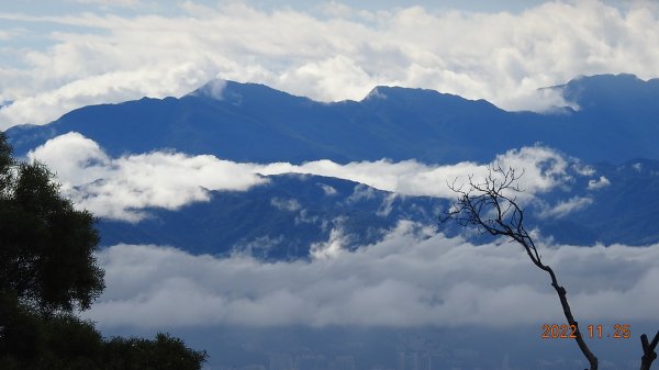 雲霧飄渺間的台北盆地&觀音山1926296