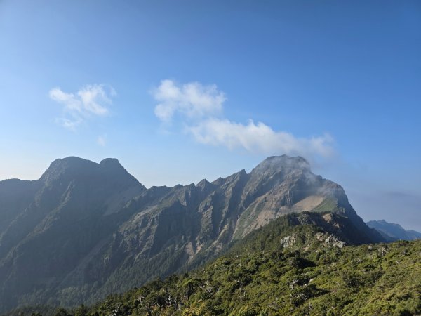 終於看到1000元背面的山景登頂玉山北峰／前峰2495882